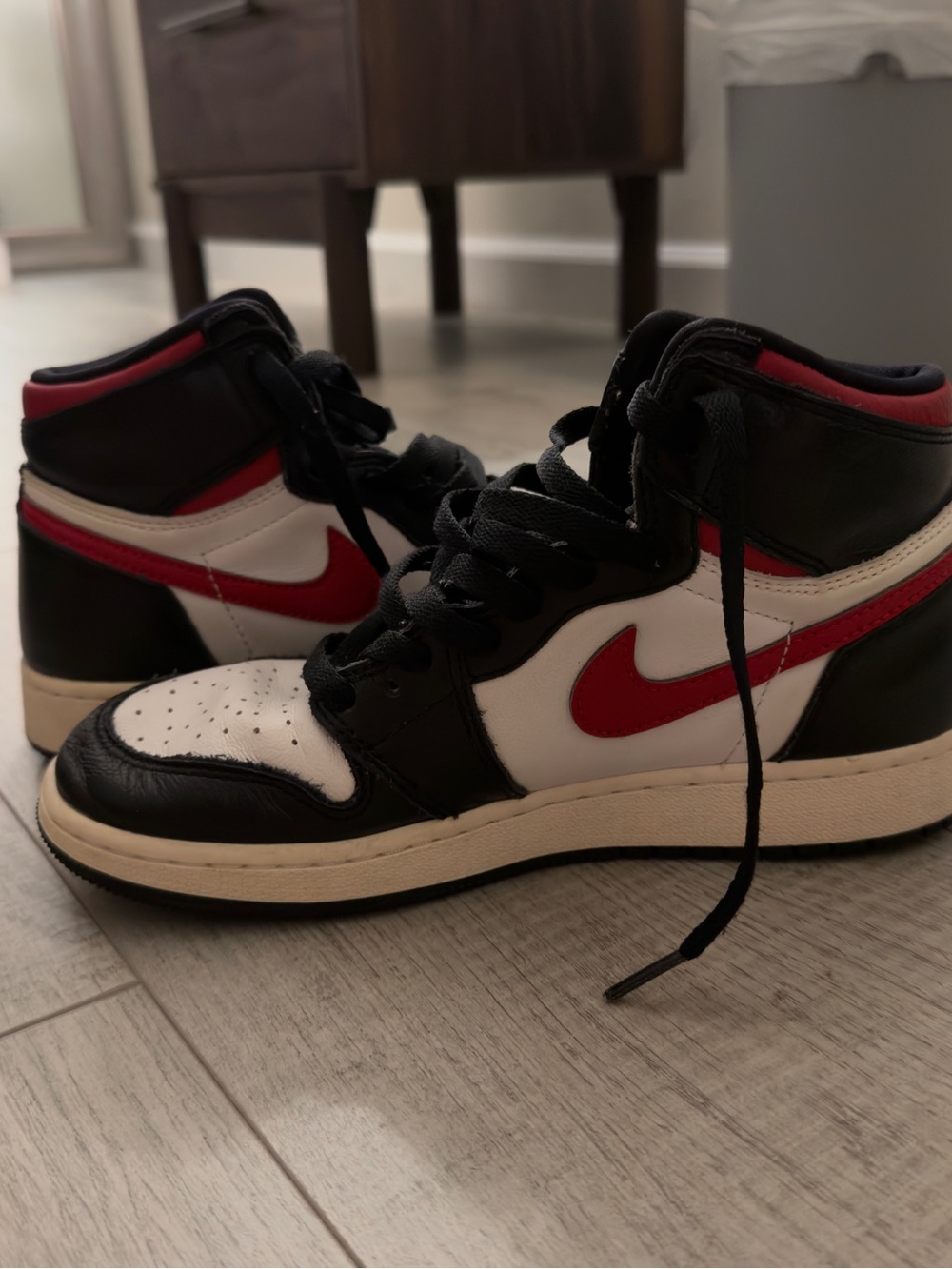 Nike Men’s Mid-Top Sneakers — Black/White/Red